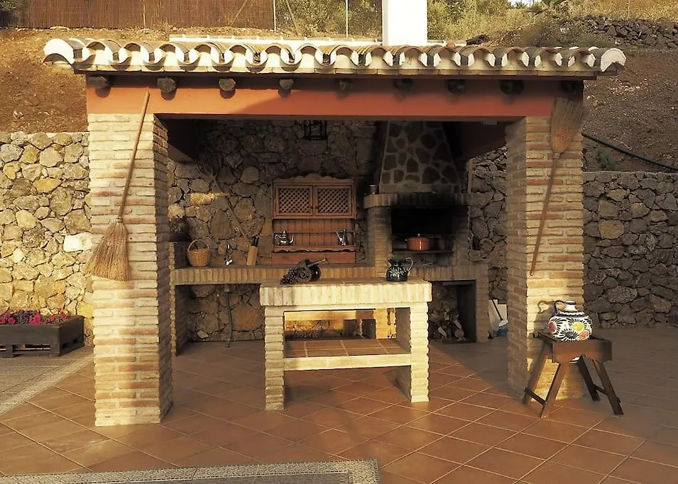 Villa El Pino: With Private Pool Sayalonga