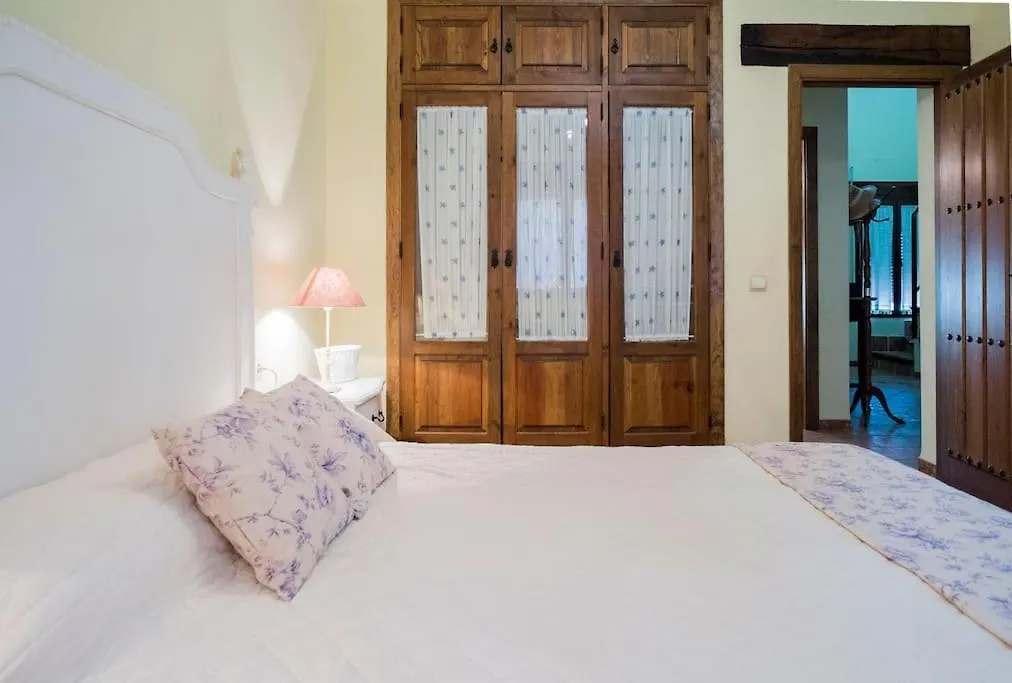 Villa El Pino: With Private Pool Sayalonga 0*,