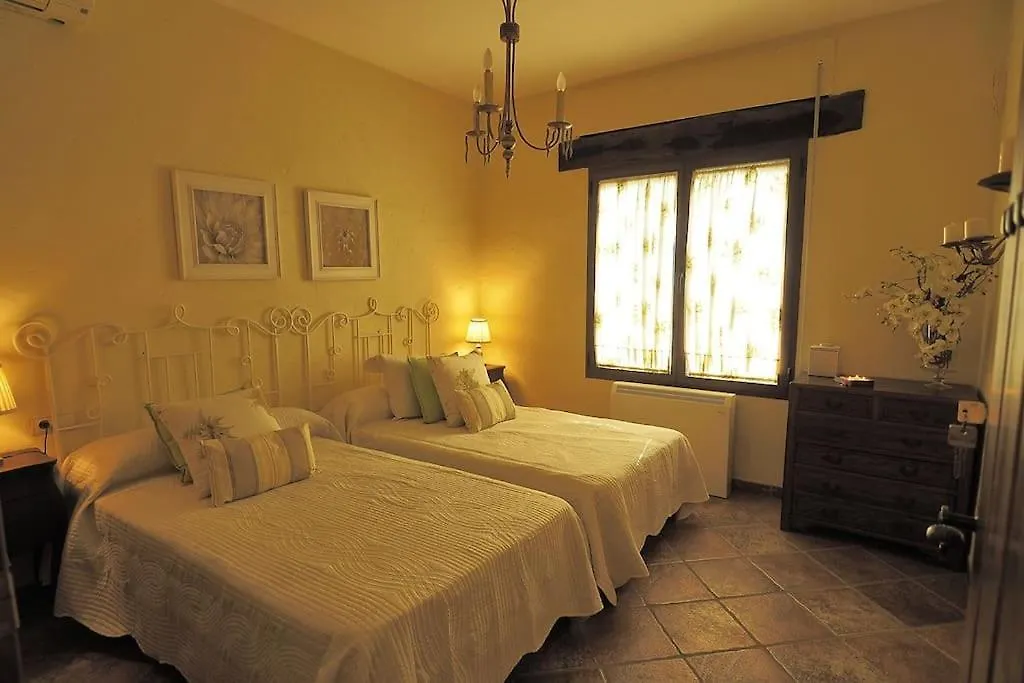 Villa El Pino: With Private Pool Sayalonga