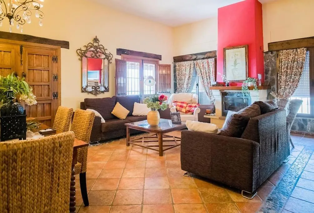 Villa El Pino: With Private Pool Sayalonga 0*,