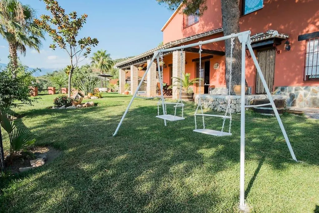 Villa El Pino: With Private Pool Sayalonga